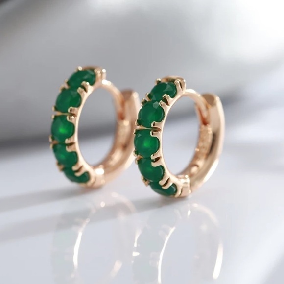 𝅺❗️restocked❗️new Emerald Green Huggie Hoop Earrings - Picture 3 of 10